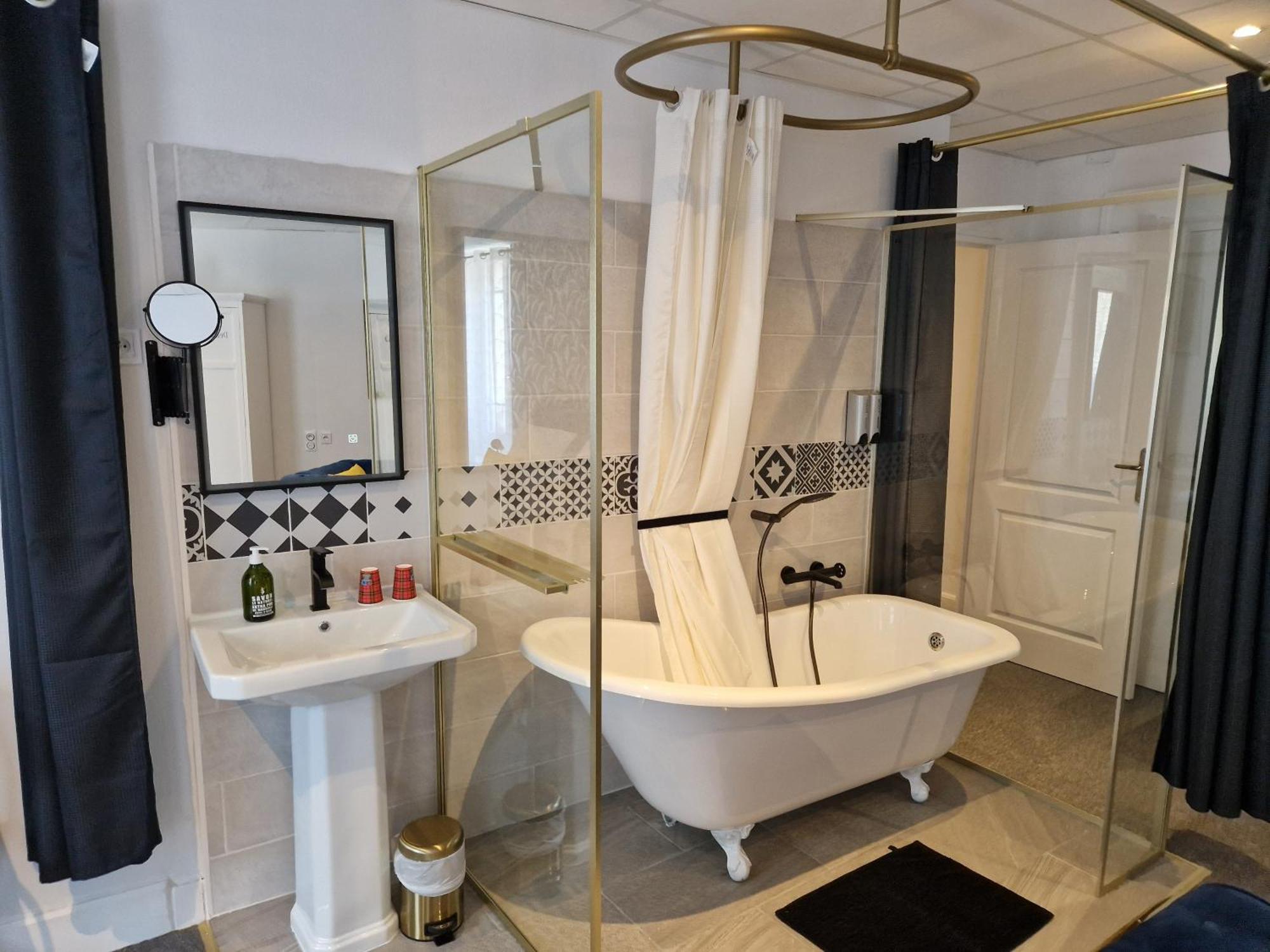Le Manoir- Cluny B&B 외부 사진